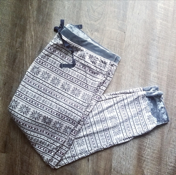 🍒NWT🍒 SIMPLY VERA WANG COZY 3 PC SLEEP GIFT SET - Picture 5 of 7